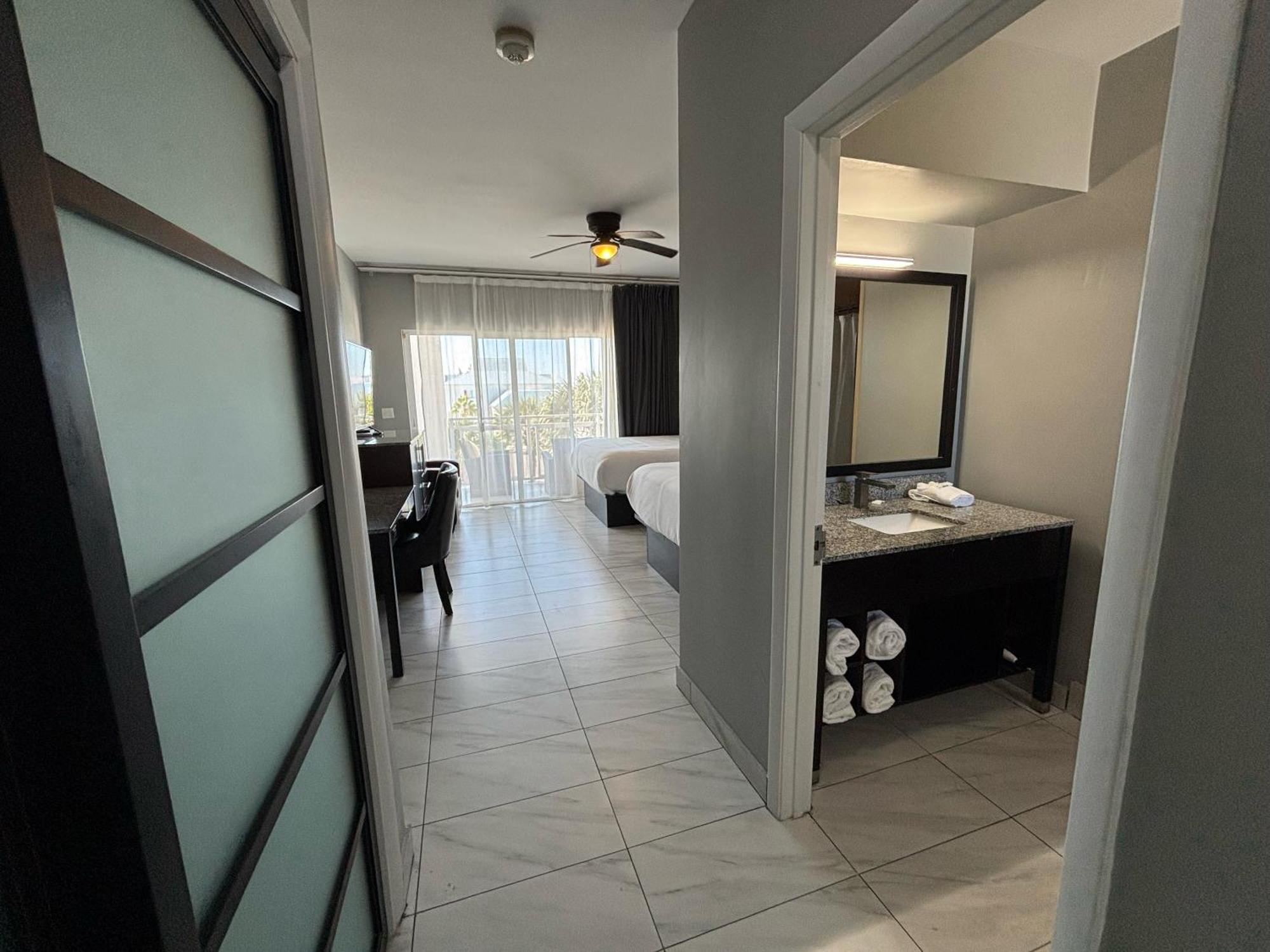 Grace Bay Suites 外观 照片