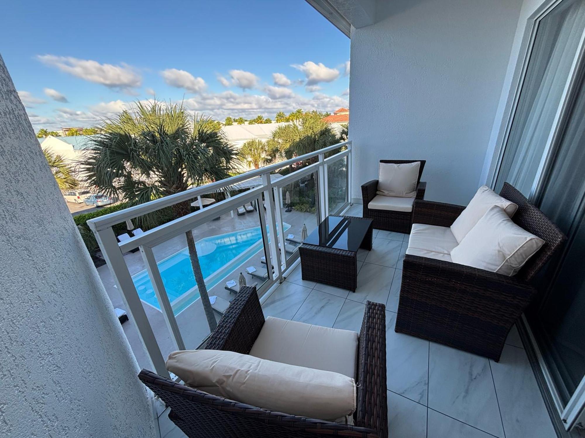 Grace Bay Suites 外观 照片
